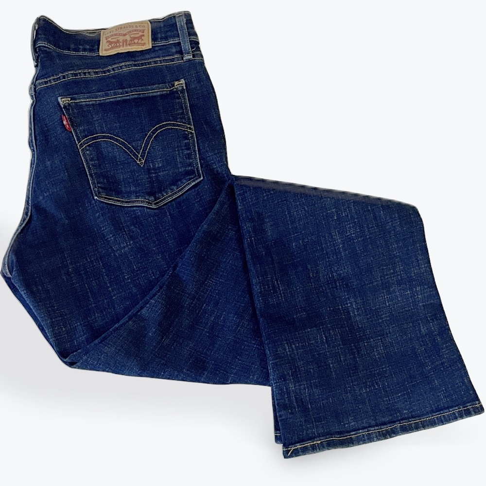 Levi's women’s Dark Blue Bootcut Jeans size 29